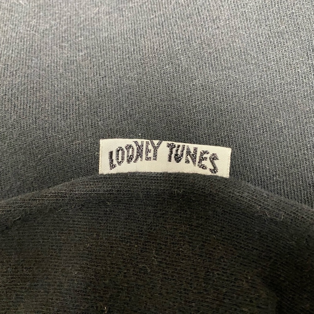 Vintage Looney Tunes tee featuring Bugs Bunny and Tasmanian Devil - Picture 4 of 4